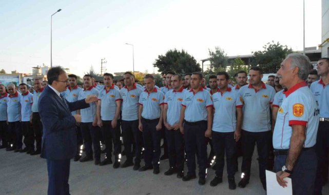 Vali Kızılkaya ilk mesaisini temizlik işçileri ve itfaiye erleriyle yaptı