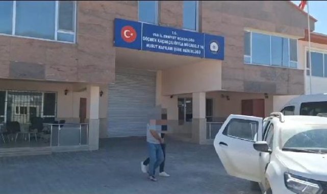 Van'da göçmen kaçakçılığına 2 tutuklama