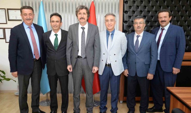 Veteriner fakültesinde yeni Dekan Prof. Dr. Bayram Şenlik oldu