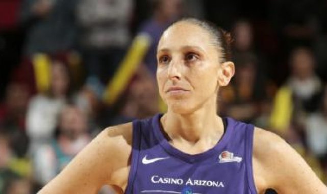 WNBA'de 10 bin sayı barajını aşan ilk oyuncu Diana Taurasi oldu