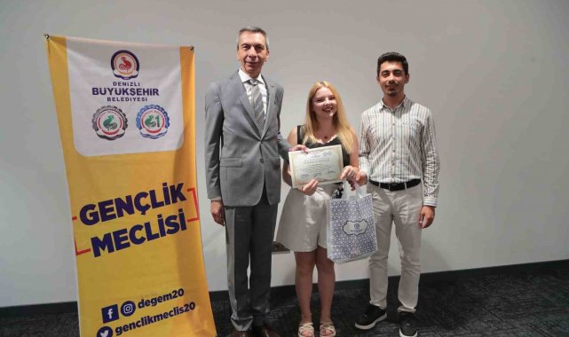Yabancı dil eğitimini tamamlayan 50 genç sertifikalarını aldı