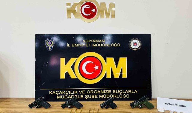 Yol uygulamasında 4 tabanca ele geçirildi