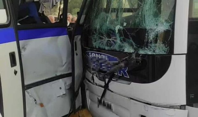 Yolcu otobüsüyle işçi servis midibüsü çarpıştı; 11 yaralı