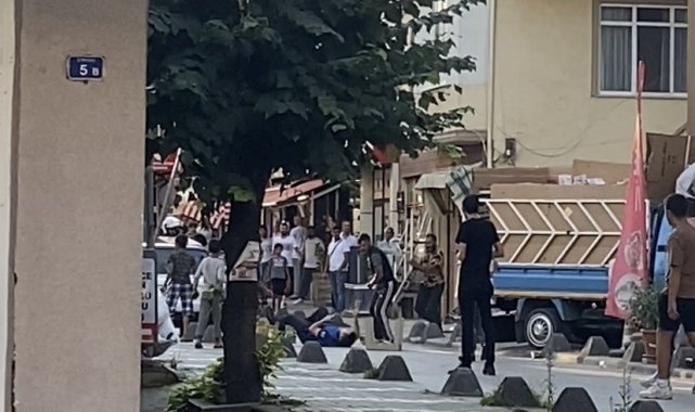 Zabıta ile karton toplayıcıları arasında tekmeli yumruklu kavga kamerada
