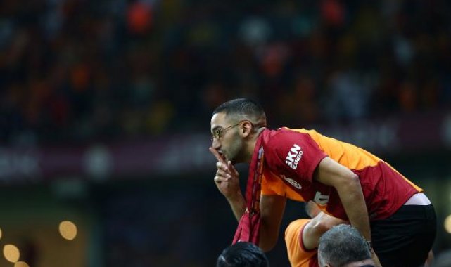 Ziyech, Galatasaray taraftarlarıyla buluştu