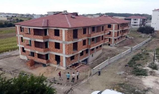 27 daireli inşaat için 'uygunluk' raporu verilen beton 'kullanılamaz' çıktı; binalar yıkıldı