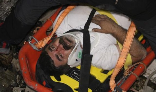 3'üncü kattan asansör boşluğuna düştü, itfaiye ekipleri kurtardı