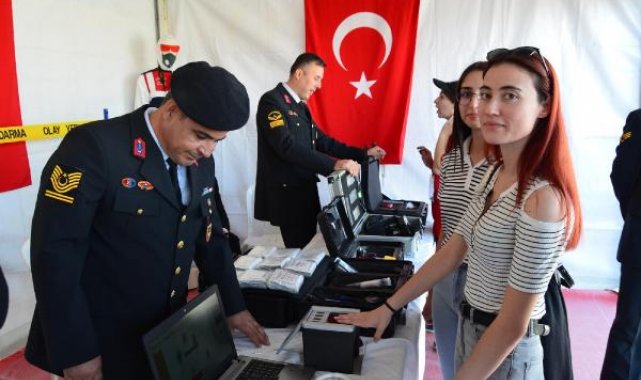 'Aksaray Bilim Festivali' helikopter gösterisiyle başladı