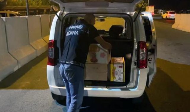 'Uzi' tepki verdi, bagajdaki kolilerde 25 kilo 700 gram esrar ele geçirildi
