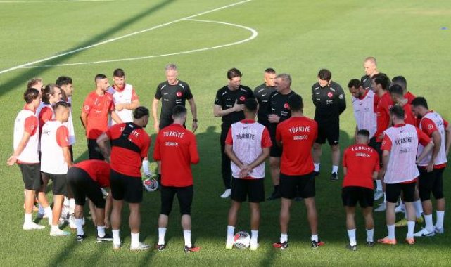 A Milli Futbol Takımı, Ermenistan maçının hazırlıklarını sürdürdü