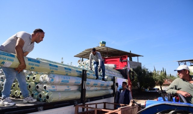 Afetten etkilenen çiftçilere büyükşehirden destek