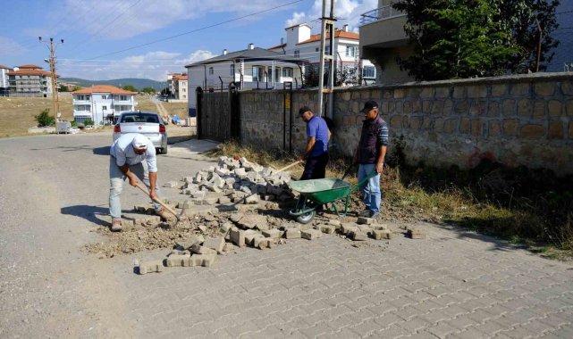 Akdağmadeni'nde yollar yenilenmeye devam ediyor