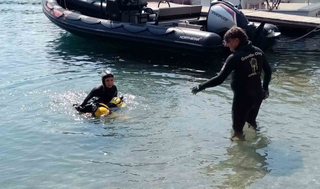 Akyaka azmağında dalgıçlar dip temizliği yaptı