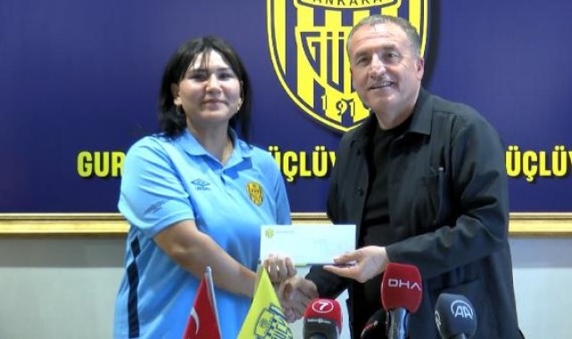 Ankaragücü Başkanı Faruk Koca, madalyalı sporcularla bir araya geldi