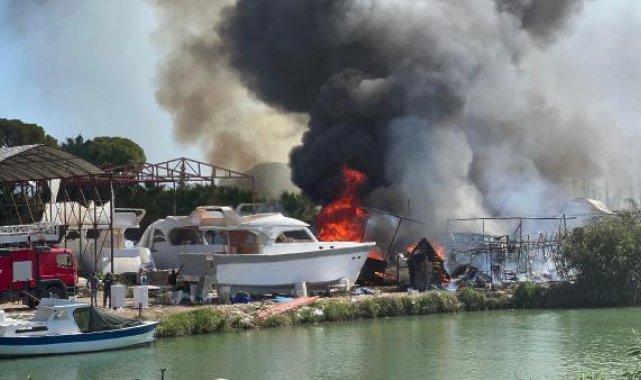Antalya'da ormanda çıkan yangın, teknelere sıçradı