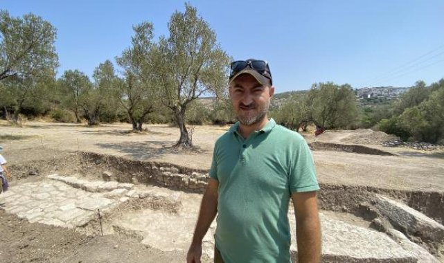 Apollon Smintheion Kutsal Alanı'ndaki kazılarda 2 bin yıllık mezarlık gün yüzüne çıkarılıyor