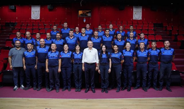 Ayvalık'ta Başkan Ergin zabıta memurlarını unutmadı