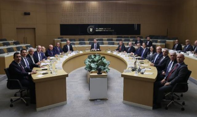 Bakan Bayraktar, madencilik sektörünün temsilcileriyle buluştu