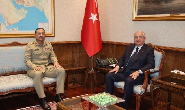 Bakan Güler, Pakistan Kara Kuvvetleri Komutanı Munir'i kabul etti