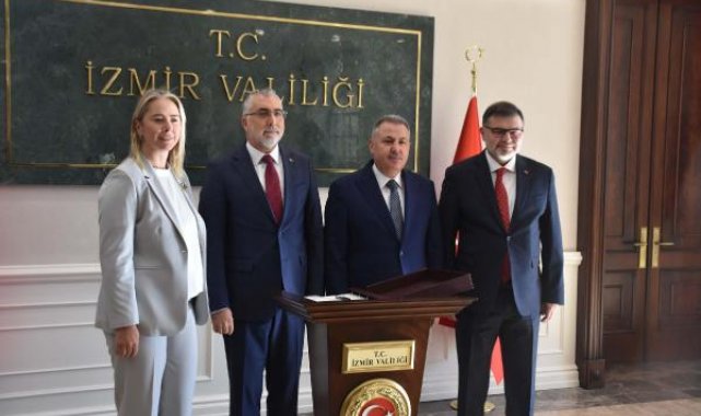 Bakan Işıkhan İzmir'de