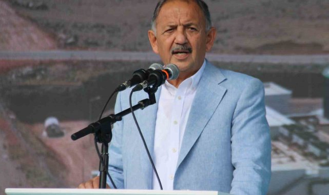 Bakan Özhaseki: "Konutlar bitmek üzere, önümüzdeki aydan itibaren depremzede vatandaşlarımıza vereceğiz"