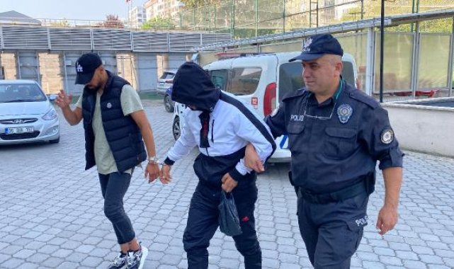 Balkondan girdikleri evde hırsızlık yapan 2 şüpheli yakalandı