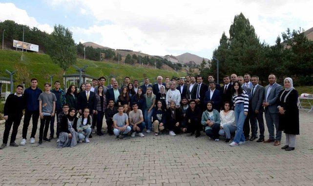 Başarıları öğrencilerle piknikte buluştular