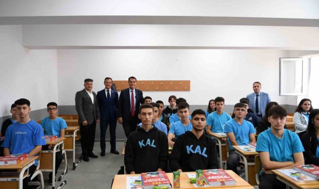 Başkan Dündar eğitime destek