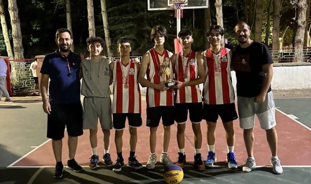 Bayburt takımı sokak basketbolunda üçüncü oldu