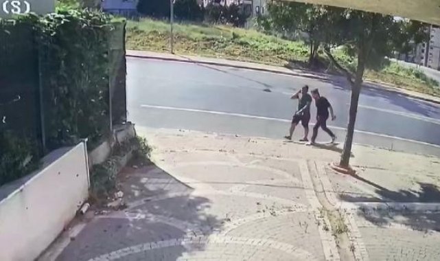 Beylikdüzü'nde 12 saat süren hırsızlık kamerada