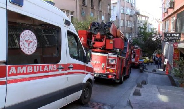 Beyoğlu'nda intihar merakı: Yol kapandı, mahalleli seyretti