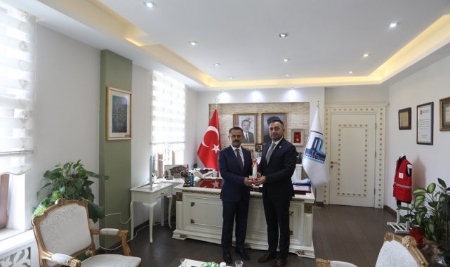 Biga Belediye Başkanı Bülent Erdoğan, Vali Aktaş'ı 18 Eylül Biga'nın Kurtuluş Günü etkinliklerine davet etti