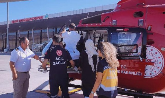 Bingöl'de ambulans helikopter, köydeki hasta için havalandı