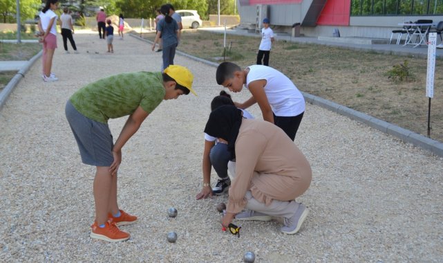 Bocce petank çiftler yarışması