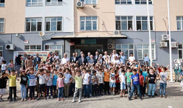 Bu yıl da kitaplar devletten, çanta ve kırtasiyeler Onikişubat Belediyesi'nden