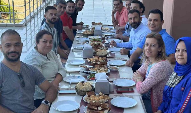Burhaniye'de Uygulamalı Bilimler Fakültesi İdari Personeli kahvaltıda buluştu