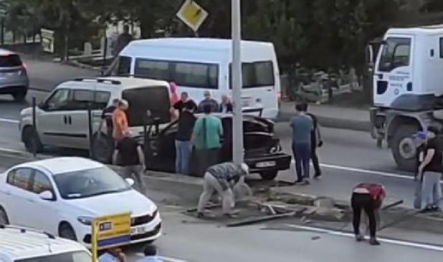 Bursa'da freni patlayan kamyon yoldan çıktı: 2 yaralı