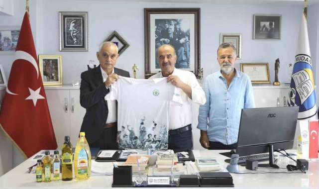 Bursaspor Başkanı Recep Günay, Mudanya Belediye Başkanı Hayri Türkyılmaz'ı ziyaret etti