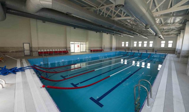 Büyükşehir Belediyesi Kulp yarı olimpik yüzme havuzunu tamamladı