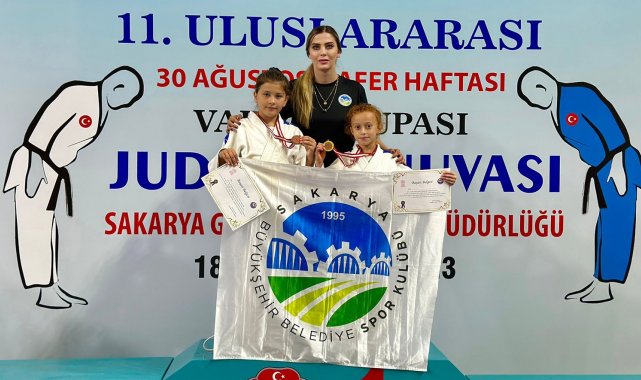 Büyükşehir'in süper miniklerinden önemli başarı