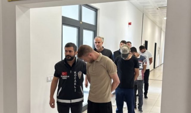 Çaldıkları motosikleti satınca yakayı ele verdiler