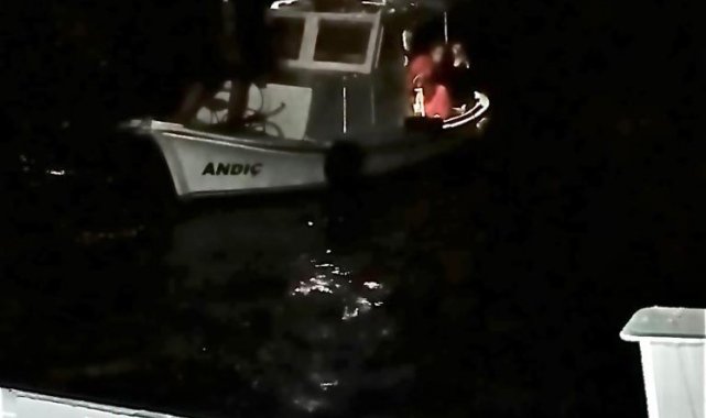 Çanakkale Boğazı'nda sürüklenen tekne kurtarıldı