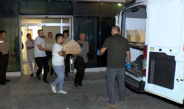 Çatalca TEM Otoyolu'ndaki kazada ölen çocukların cenazesi Adli Tıp'a kaldırıldı