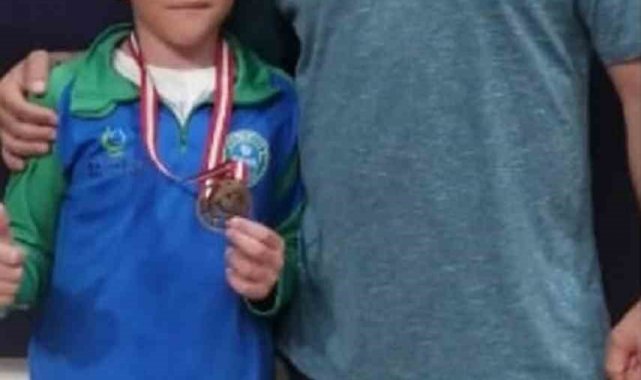 Çayırova Belediyesi sporcularından 8 madalya birden