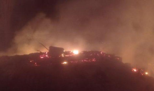Çorum'da köyde yangın; 2 ev ile samanlık kullanılamaz hale geldi