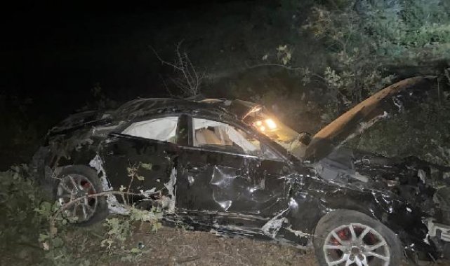 Diyarbakır'da otomobil şarampole devrildi: 2 yaralı