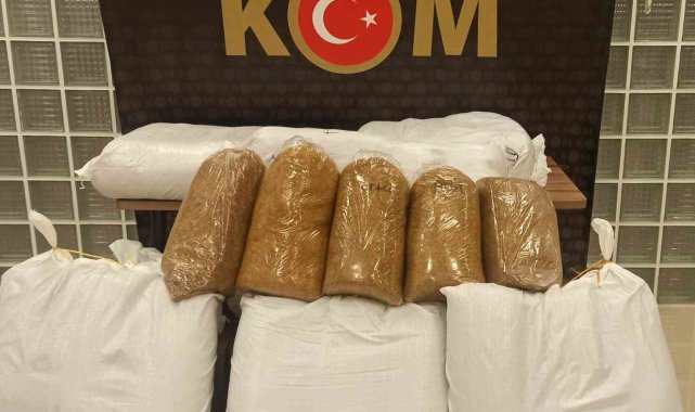 Durdurulan araçtan bandrolsüz tütün ele geçirildi