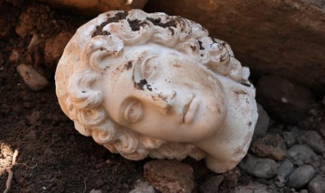 Düzce'de antik kentteki kazıda, Makedonya Kralı Büyük İskender'e ait portre başı bulundu