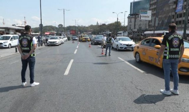 Eminönü'nde taksi denetimi
