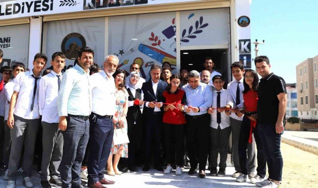 Ergani Belediyesi tarafından yapılan kitap kafe hizmete açıldı